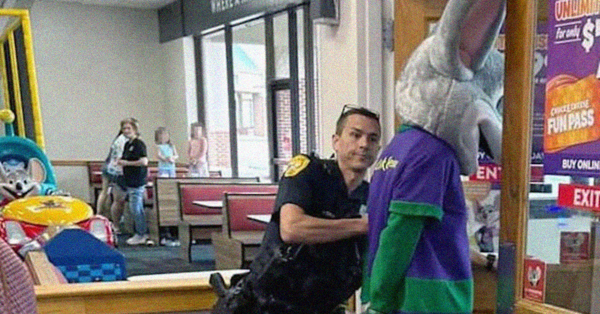 Chuck E. Cheese mascot was arrested for Florida fraud