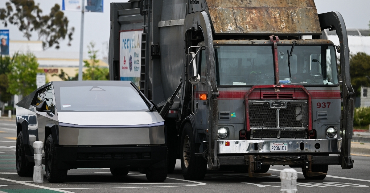 The true tesla builder thinks that cybertruck appears to be a ‘dumpster’